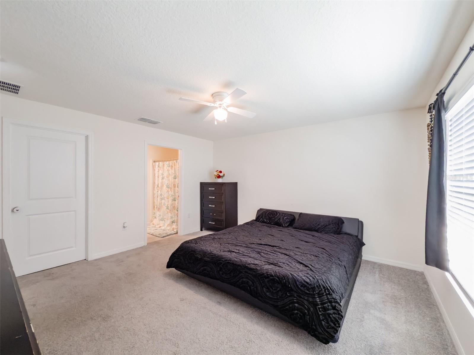 Image 12 of 26 For 659 Sunlit Coral Street