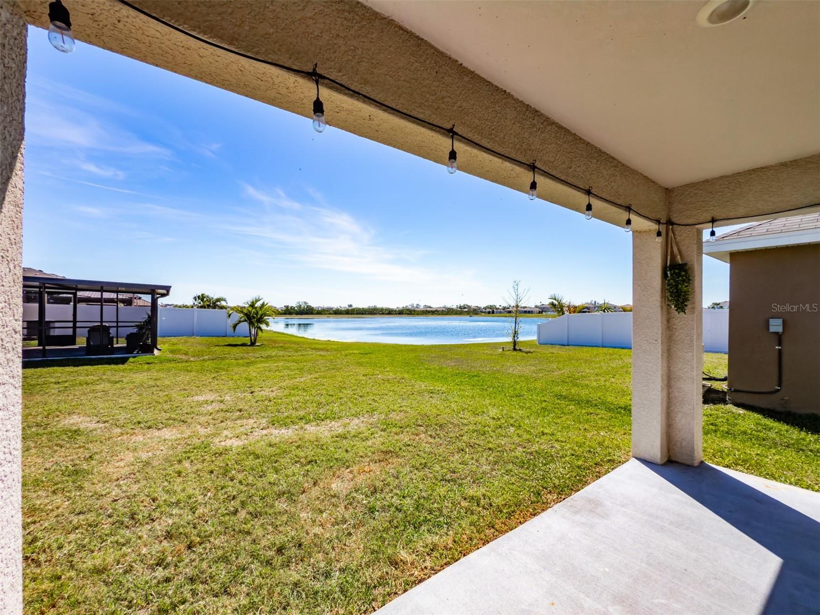 Image 22 of 26 For 659 Sunlit Coral Street