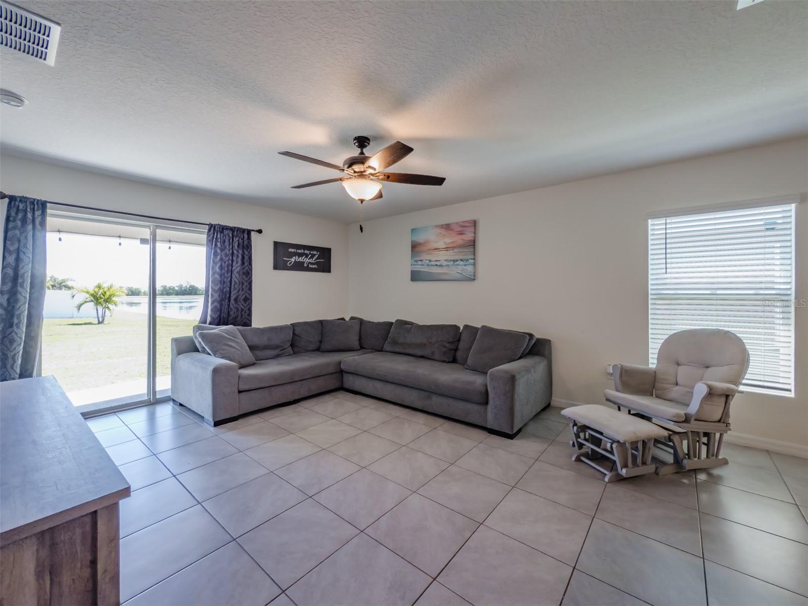 Image 9 of 26 For 659 Sunlit Coral Street