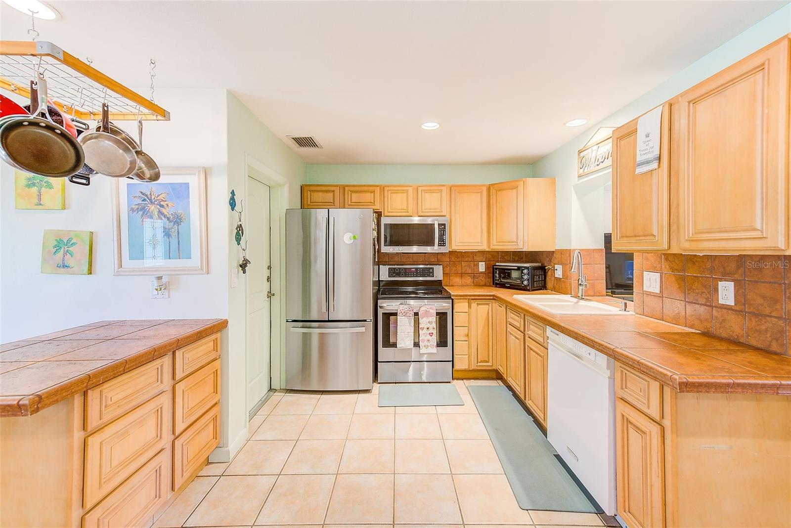 Image 7 of 36 For 700 16th Street Nw
