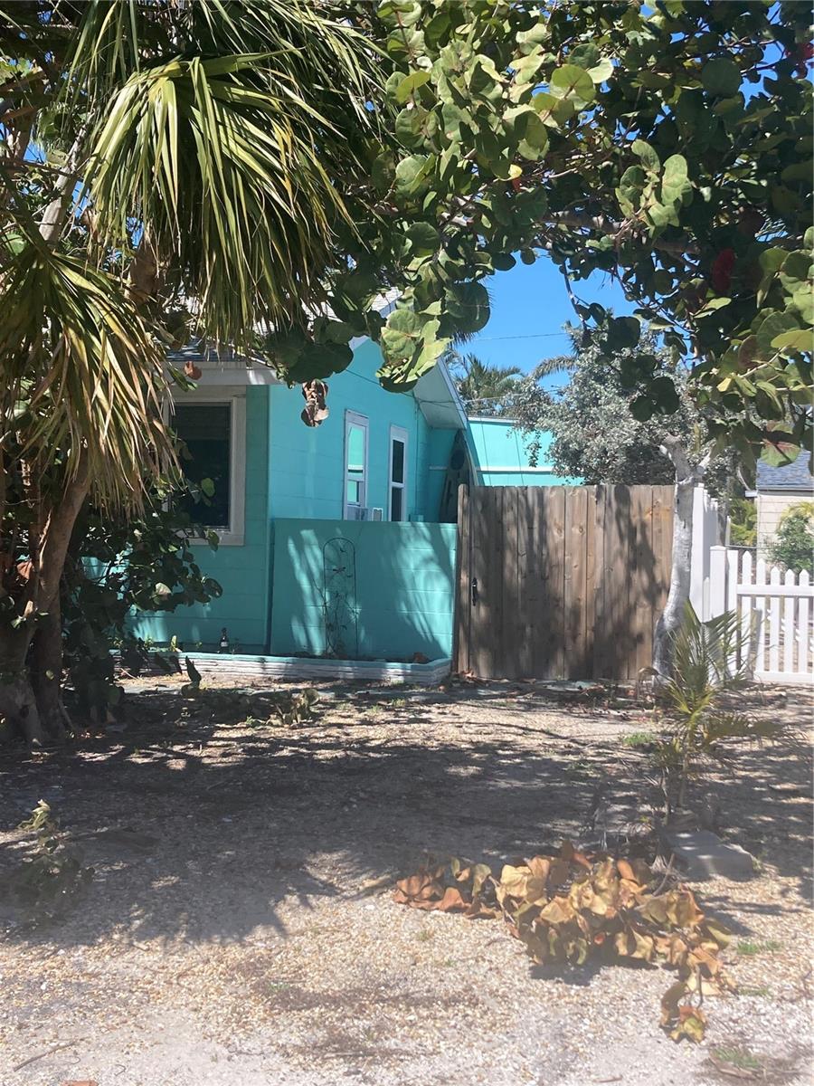 Image 4 of 49 For 515 77th Avenue