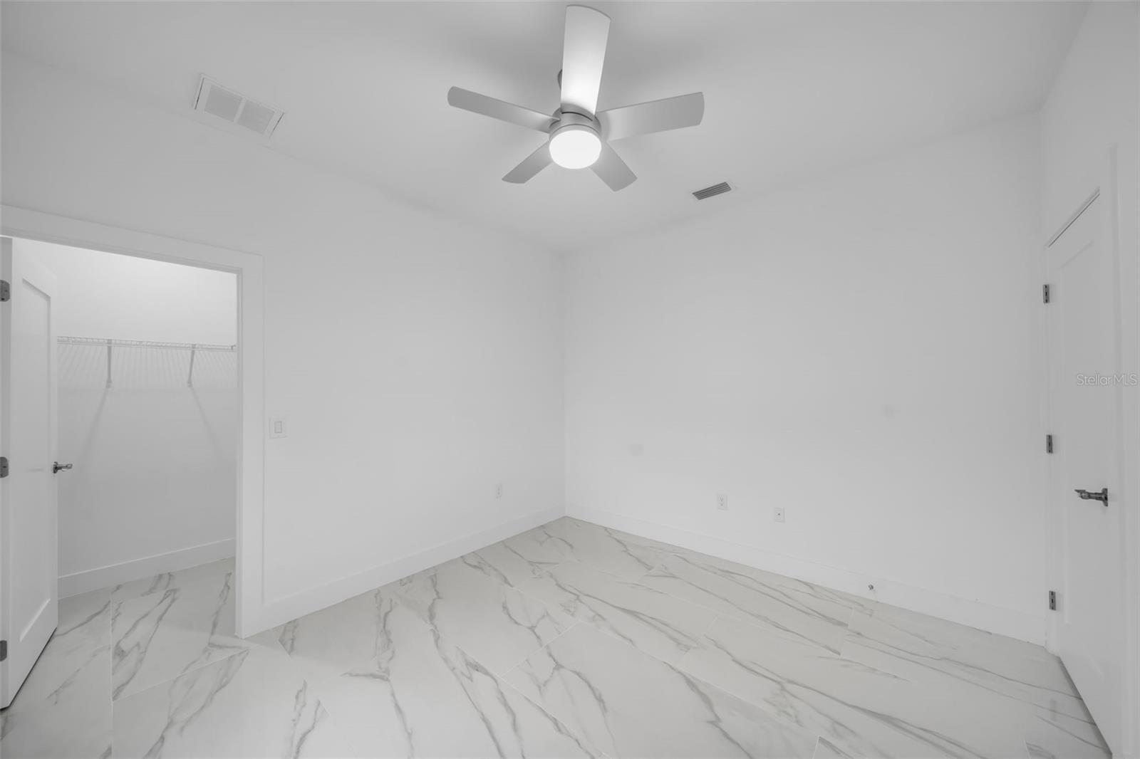 Image 32 of 40 For 1846 Diplomat Parkway W