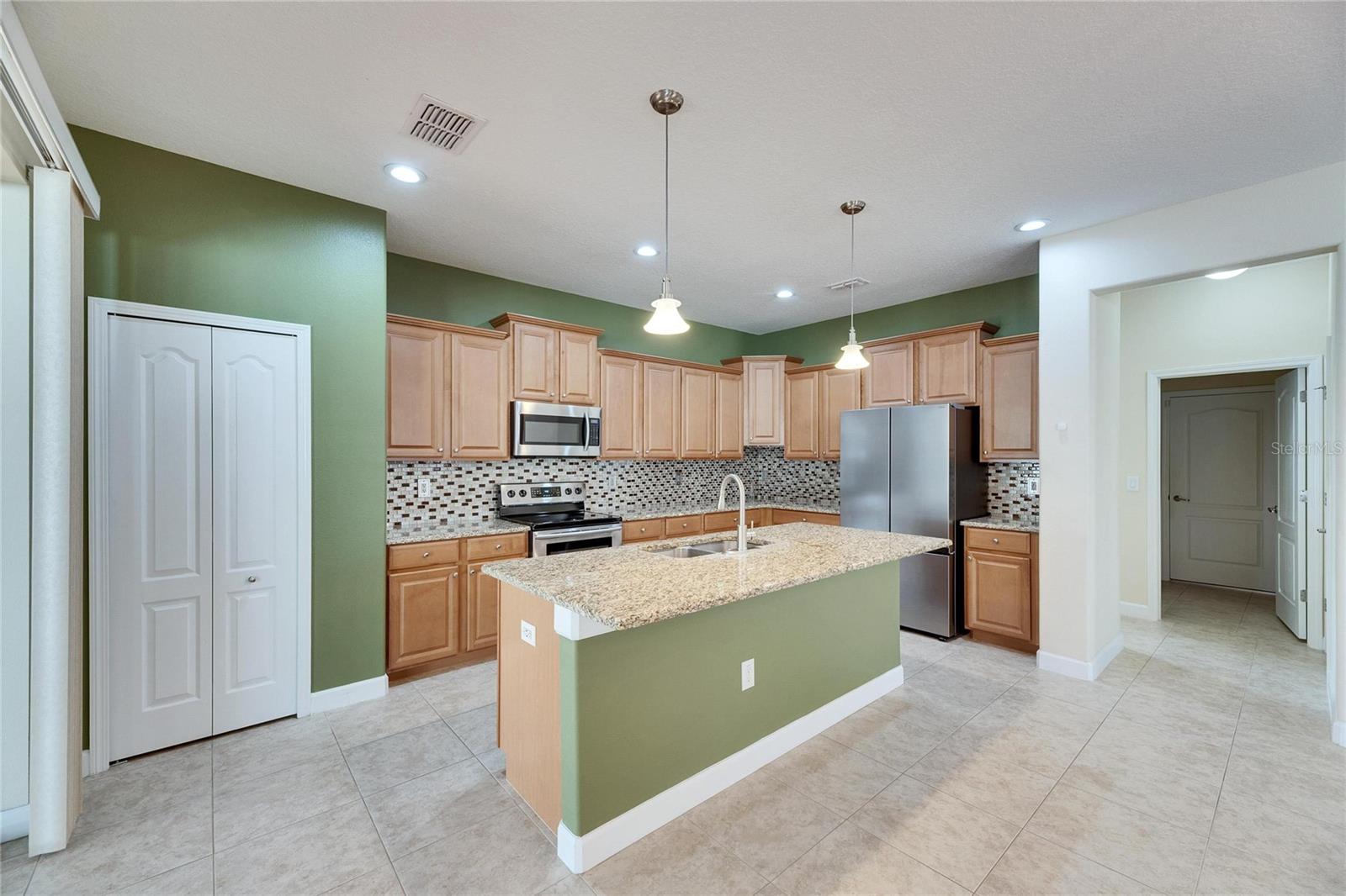 Image 18 of 96 For 18734 Burndall Court
