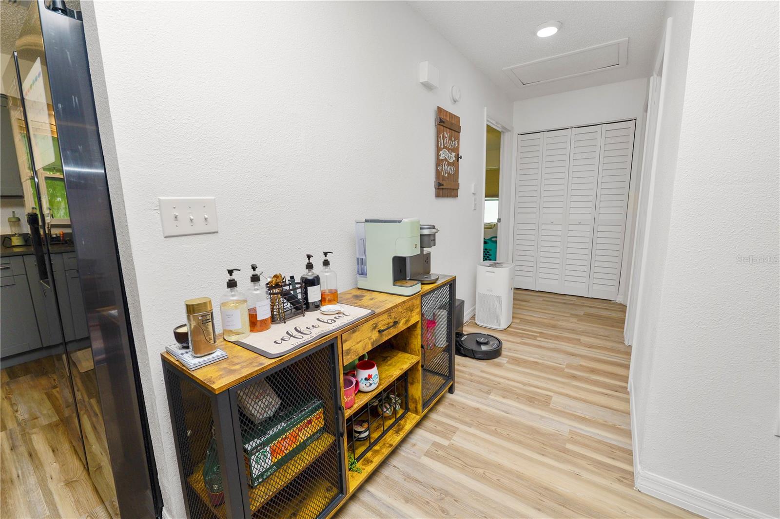 Image 17 of 27 For 2937 Delrose Drive N