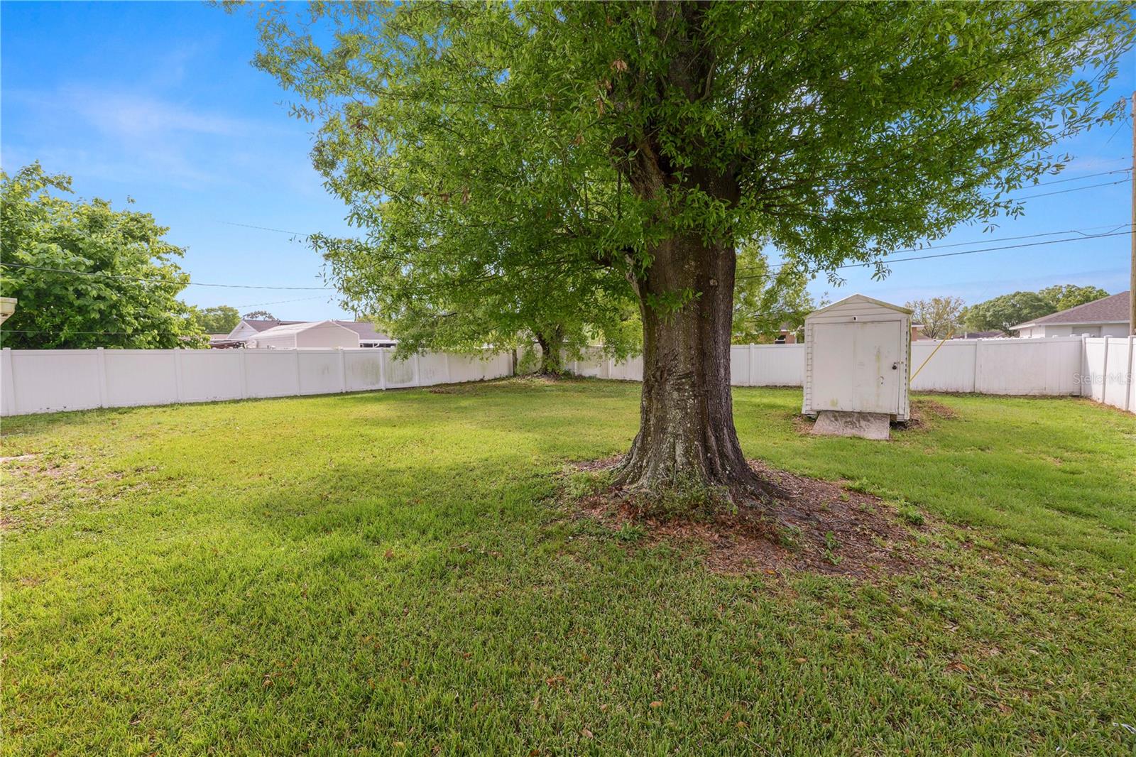 Image 21 of 27 For 2937 Delrose Drive N