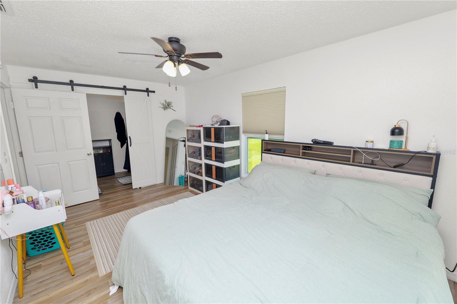 Image 9 of 27 For 2937 Delrose Drive N