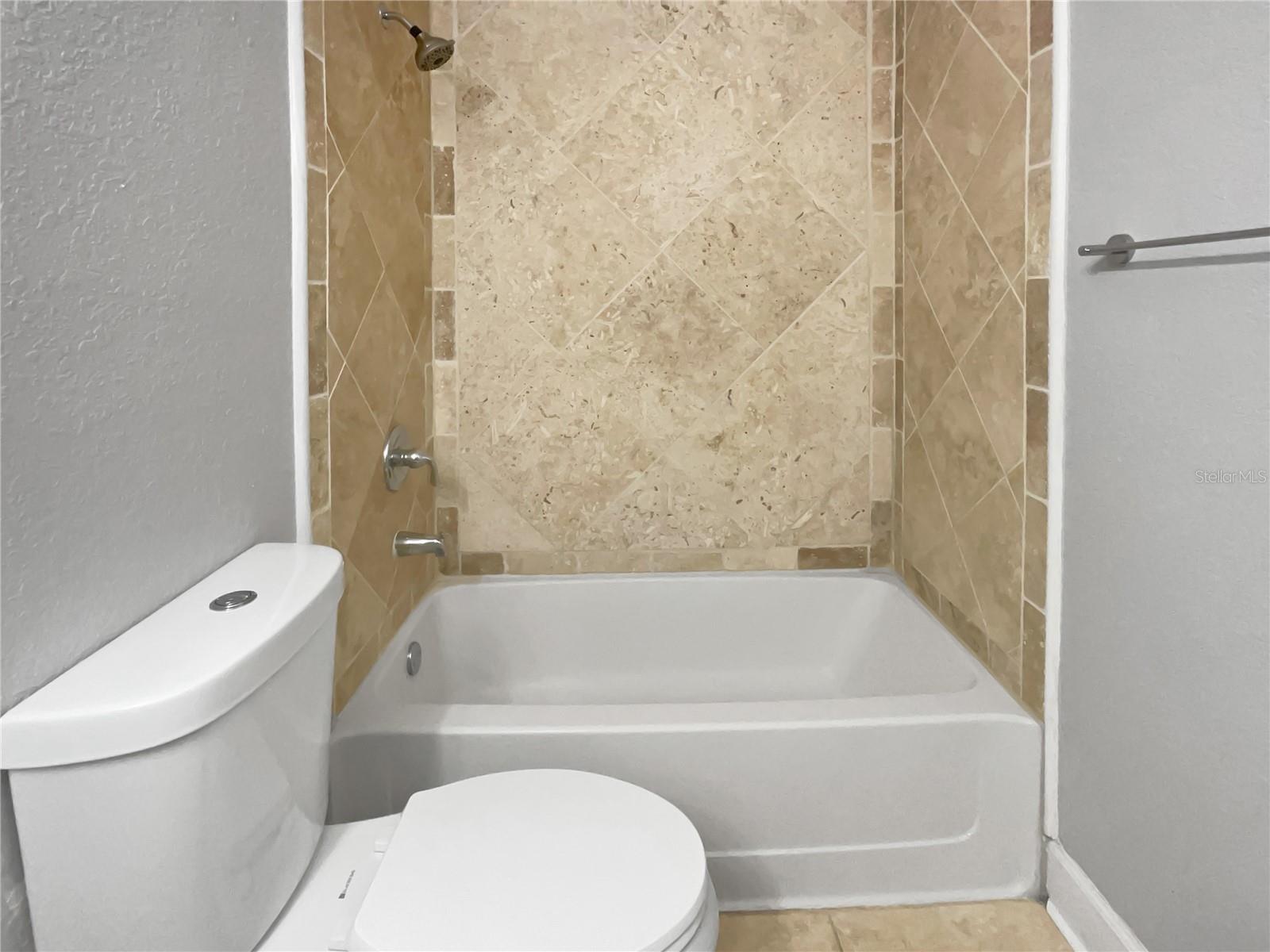 Image 14 of 16 For 9481 Highland Oak Drive 703