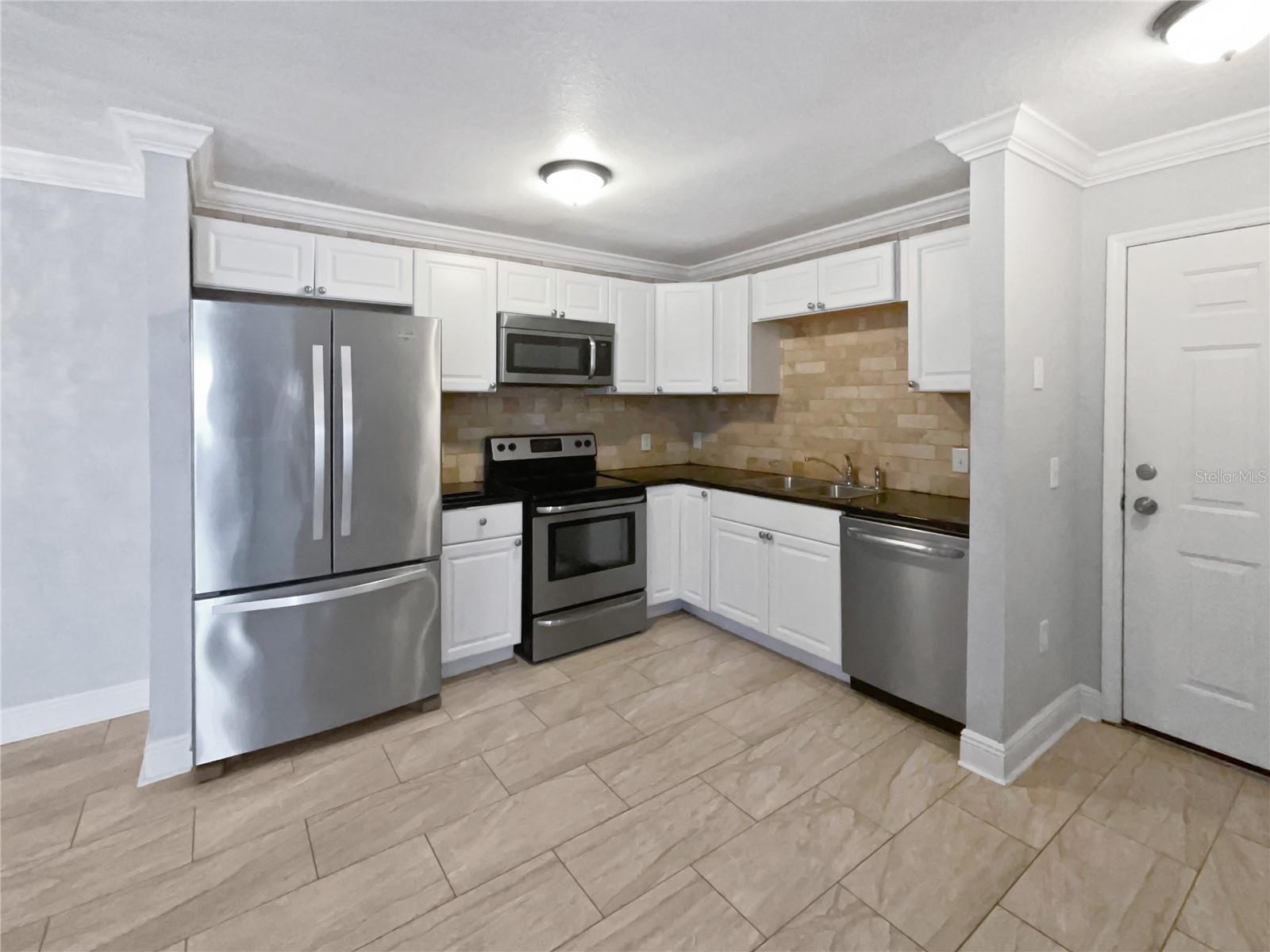Image 4 of 16 For 9481 Highland Oak Drive 703
