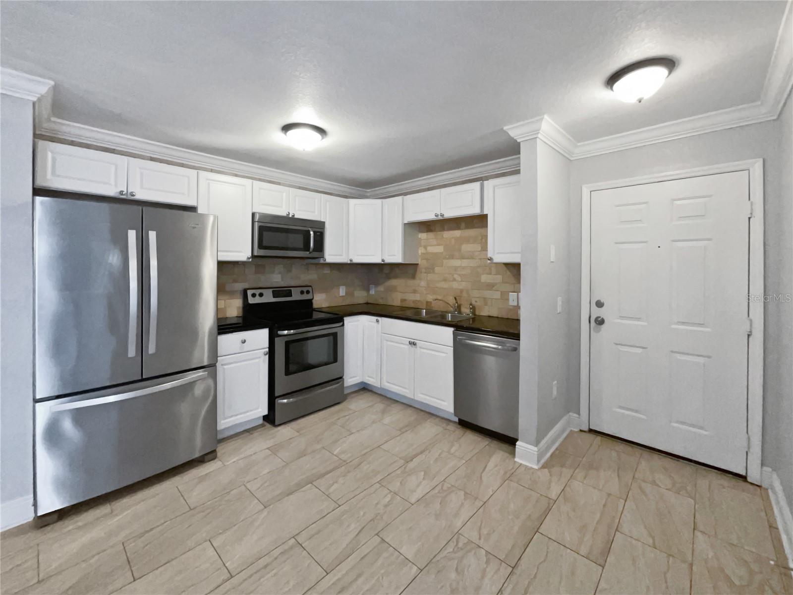Image 9 of 16 For 9481 Highland Oak Drive 703