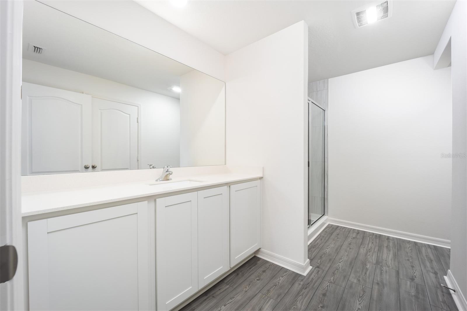 Image 11 of 17 For 3736 Bergamot Street