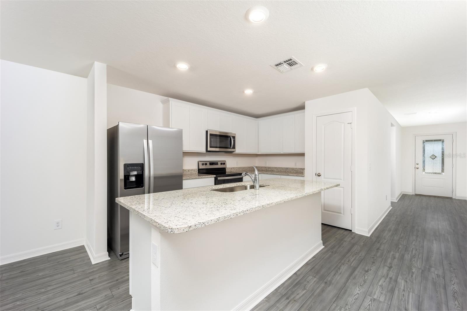 Image 3 of 17 For 3736 Bergamot Street