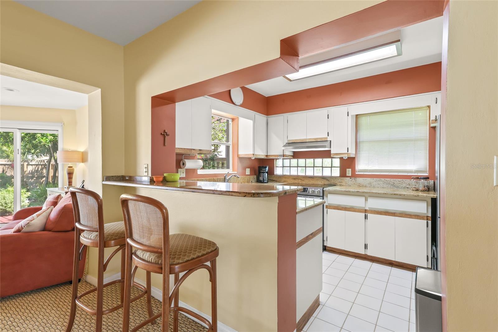 Image 12 of 29 For 615 14th Avenue Ne