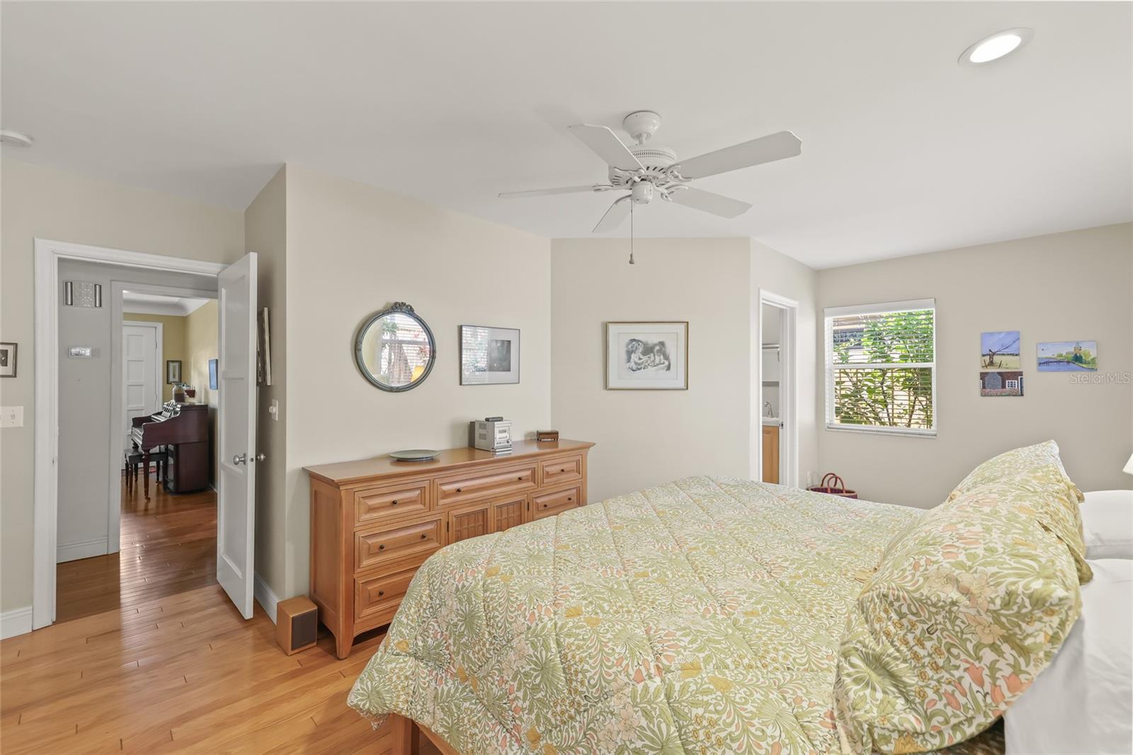 Image 16 of 29 For 615 14th Avenue Ne