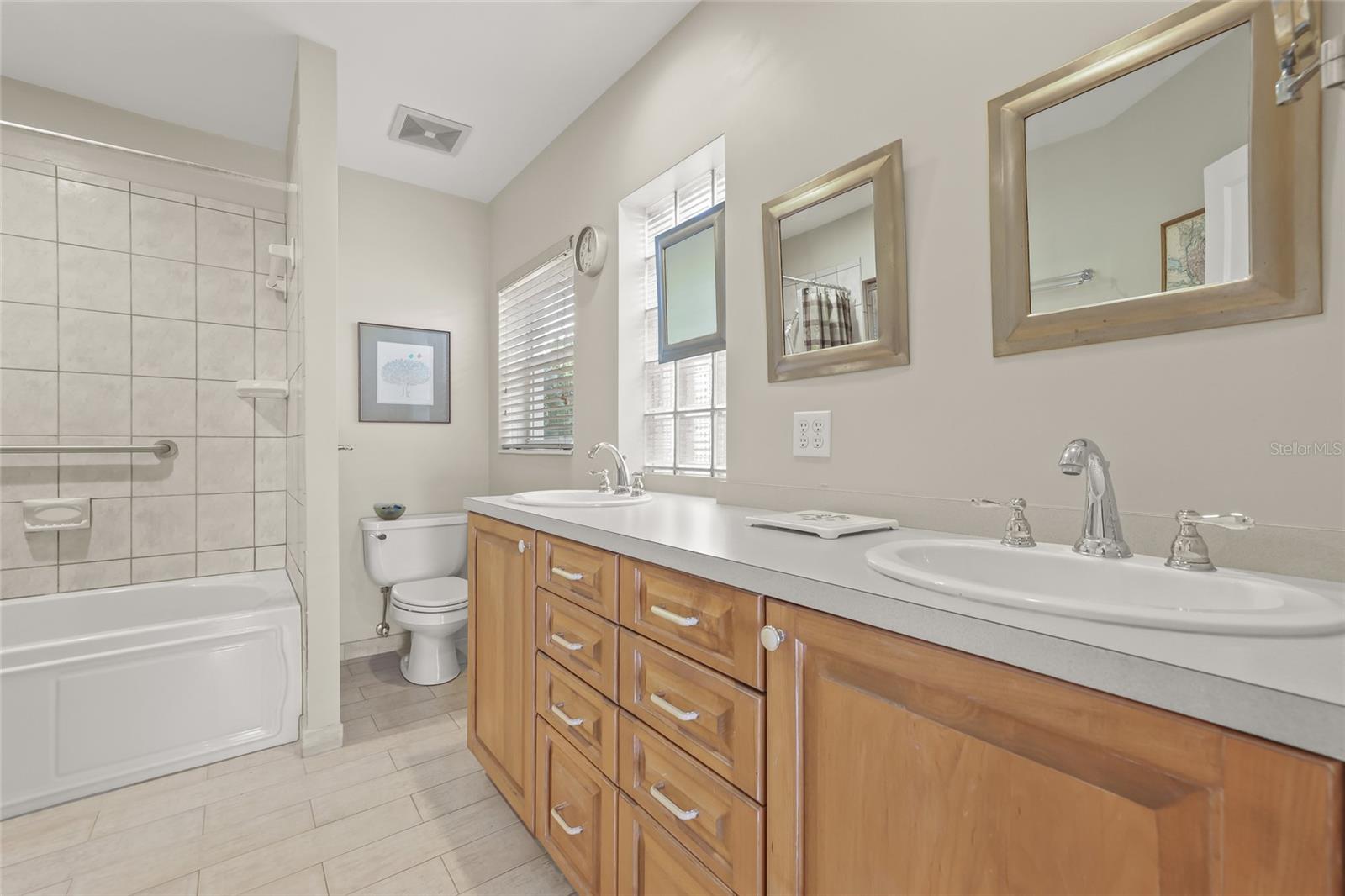 Image 18 of 29 For 615 14th Avenue Ne
