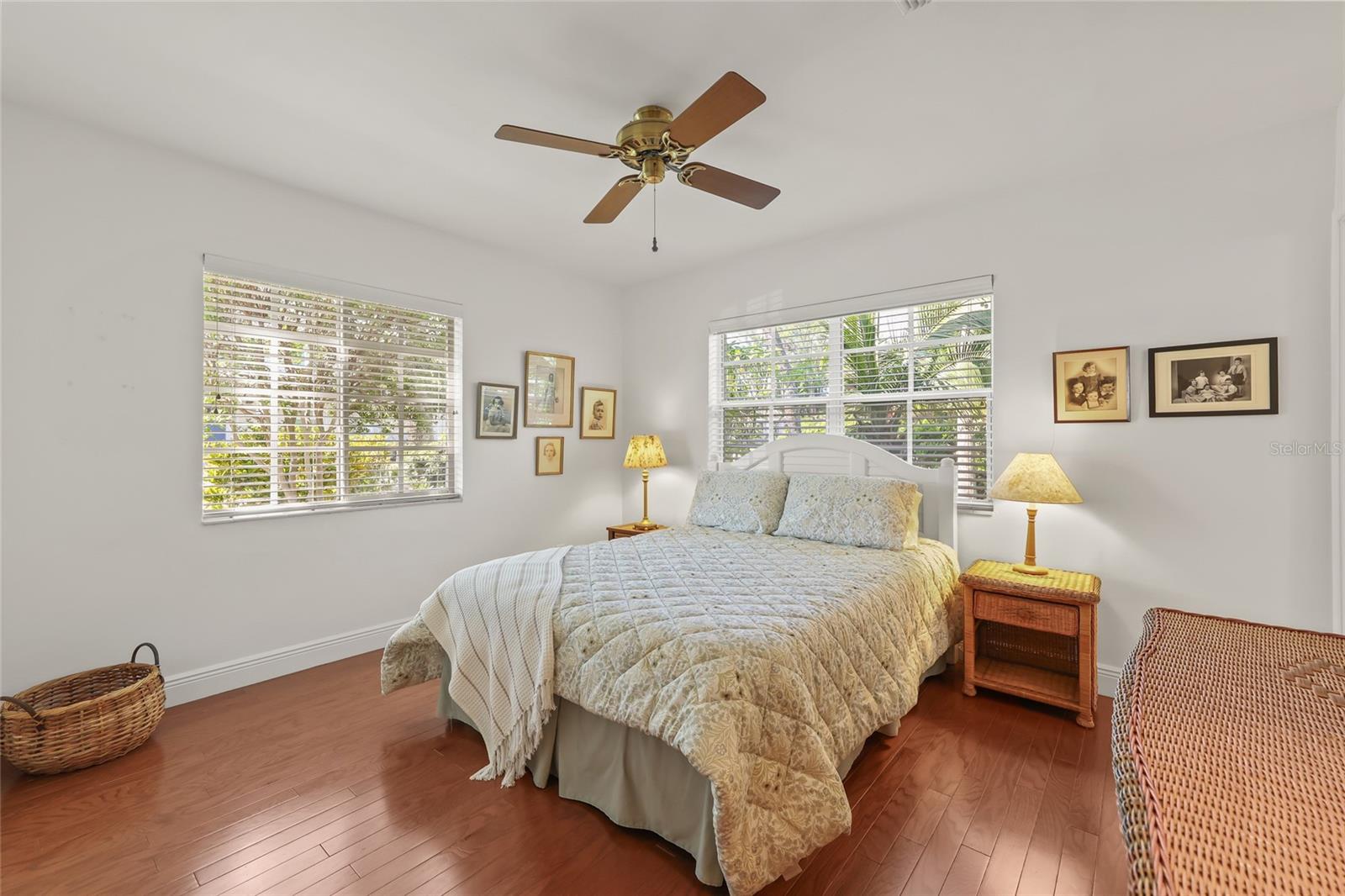 Image 20 of 29 For 615 14th Avenue Ne