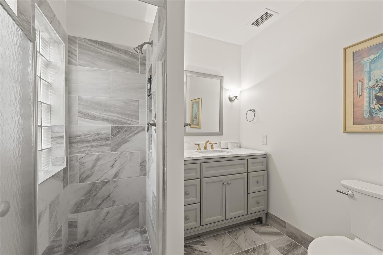 Image 21 of 29 For 615 14th Avenue Ne