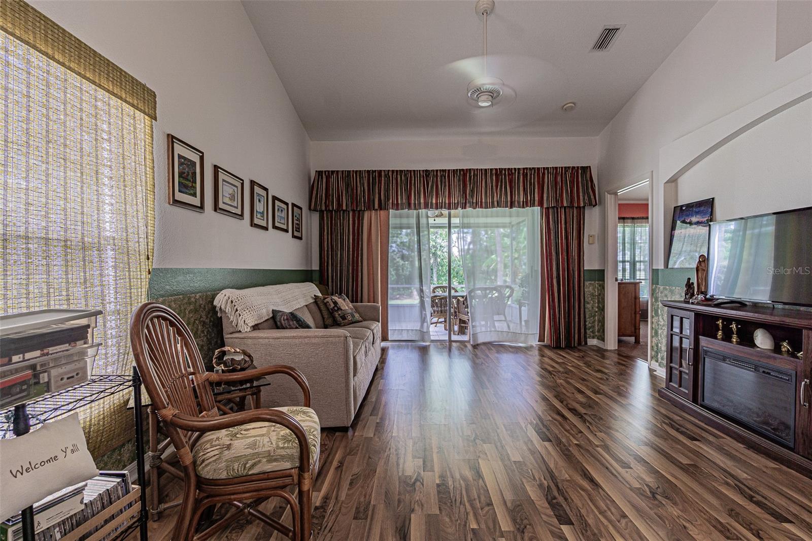 Image 11 of 35 For 34833 Double Eagle Court