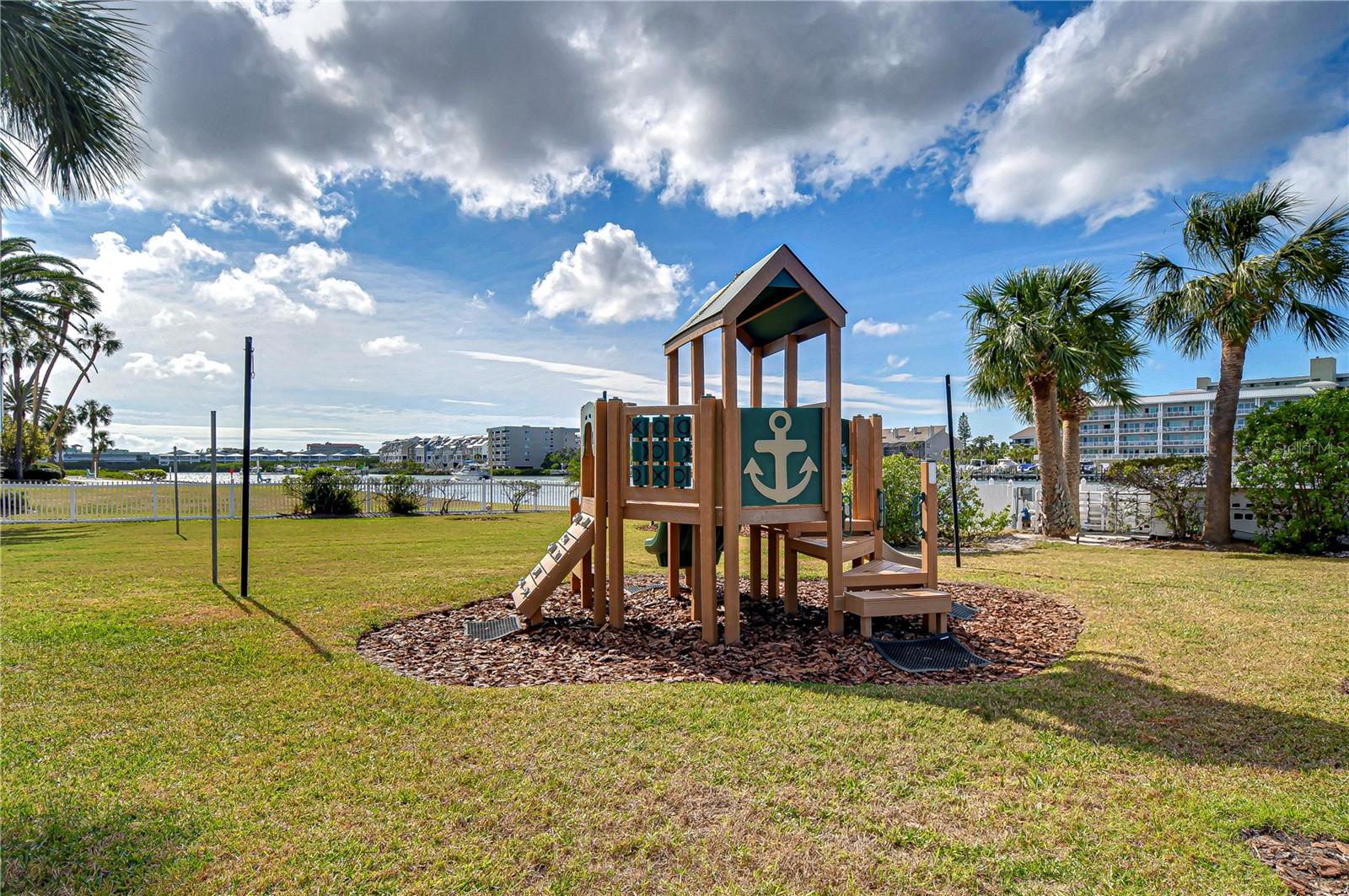 Image 16 of 46 For 10190 Imperial Point Drive W 8
