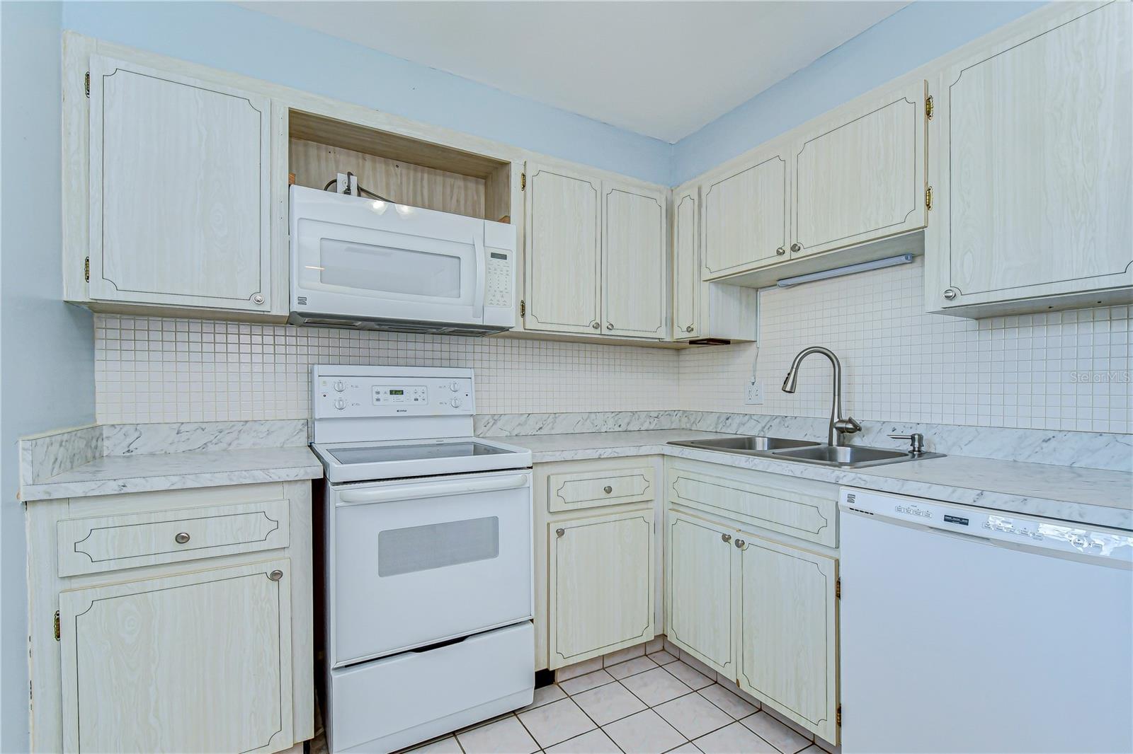 Image 22 of 46 For 10190 Imperial Point Drive W 8