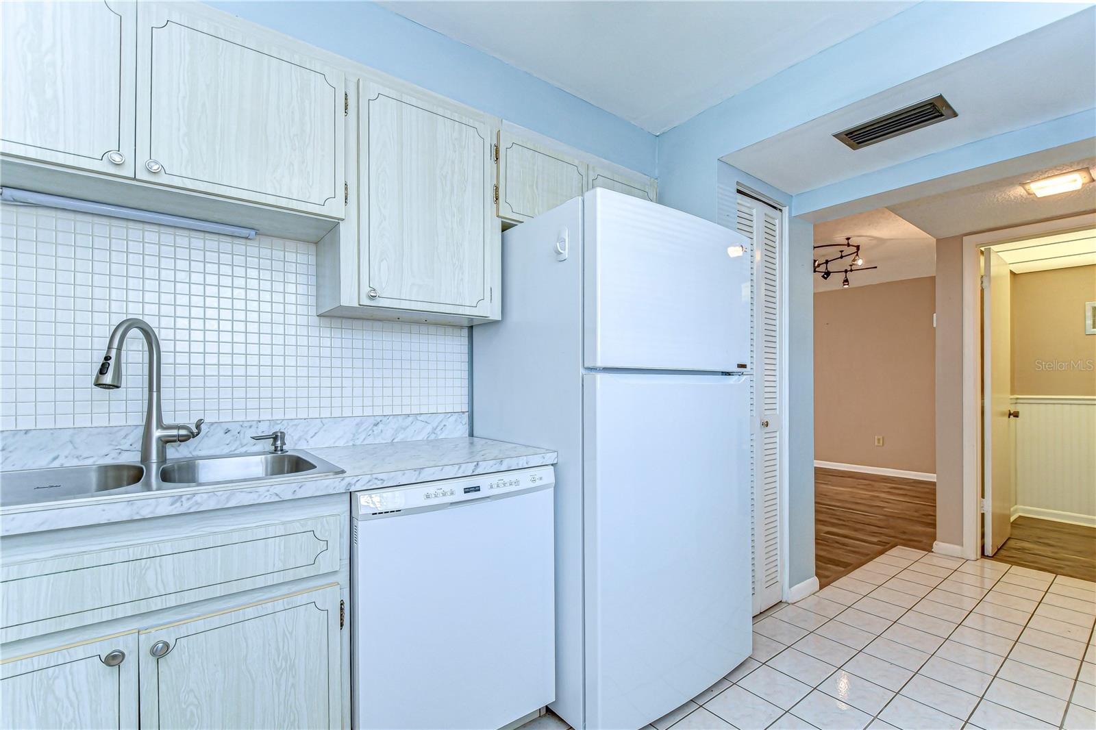 Image 23 of 46 For 10190 Imperial Point Drive W 8