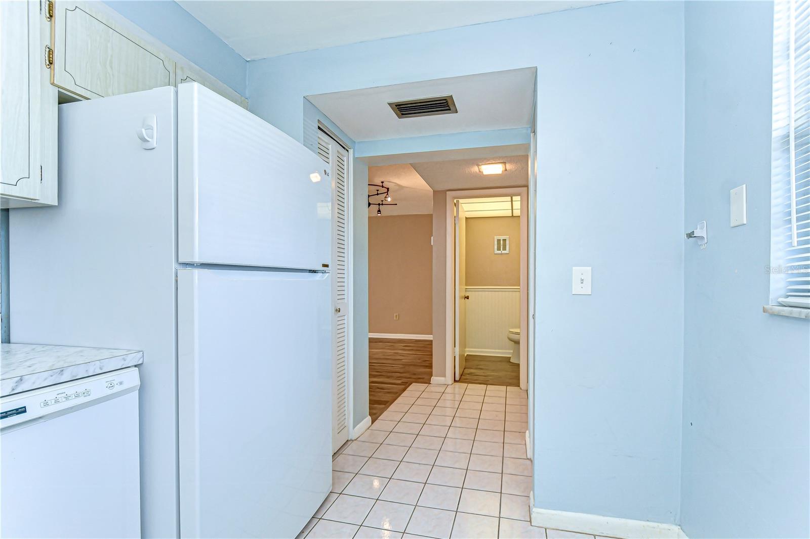 Image 24 of 46 For 10190 Imperial Point Drive W 8