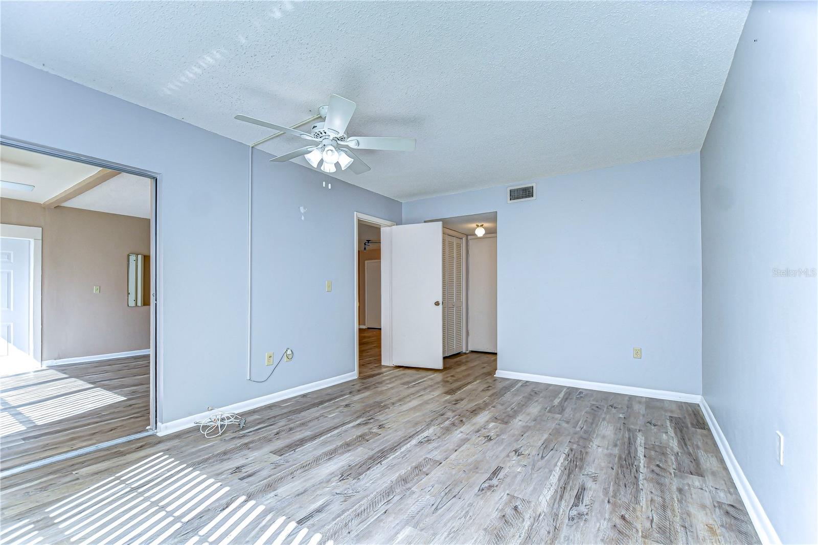 Image 36 of 46 For 10190 Imperial Point Drive W 8