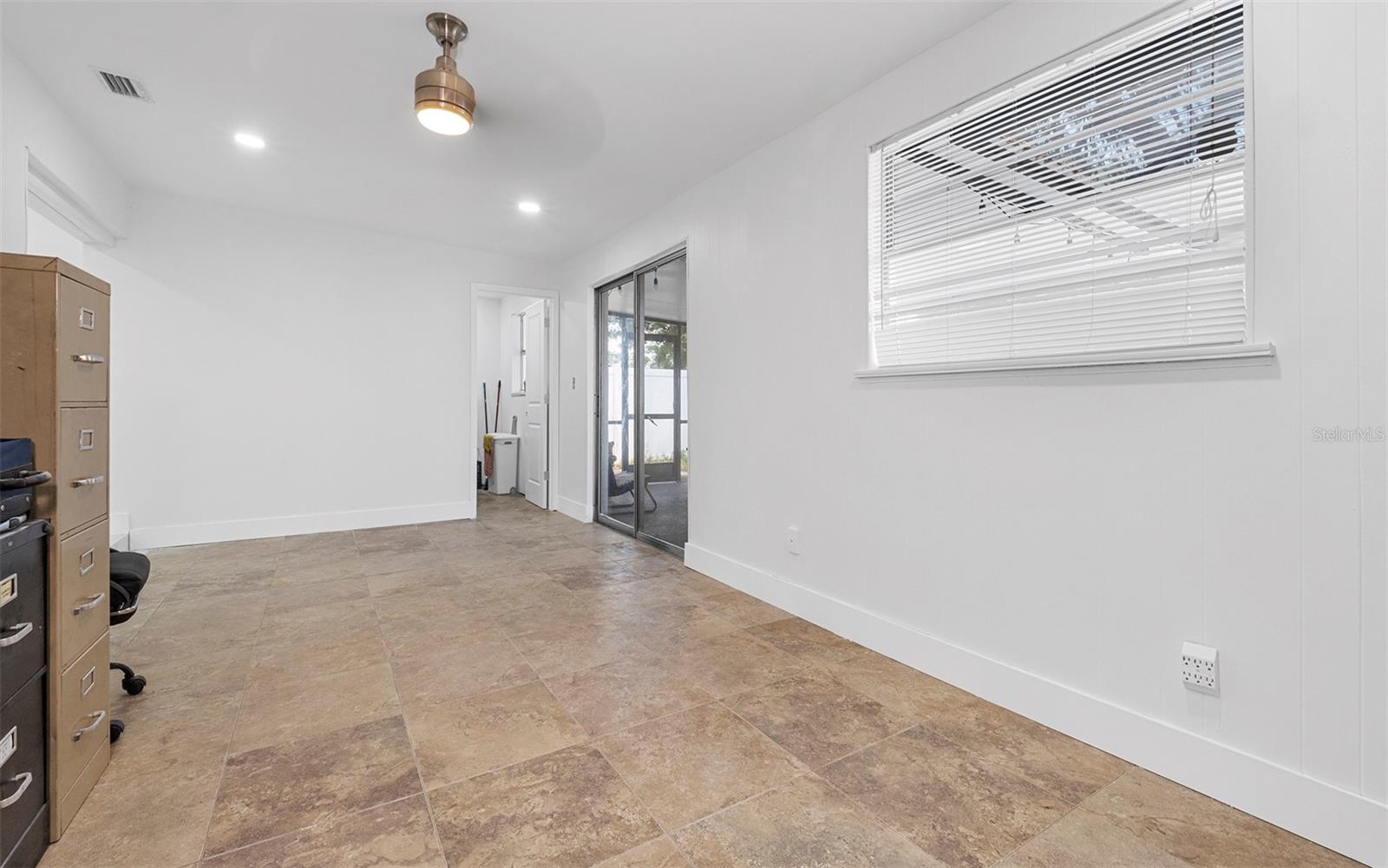 Image 10 of 34 For 6414 Larmon Street
