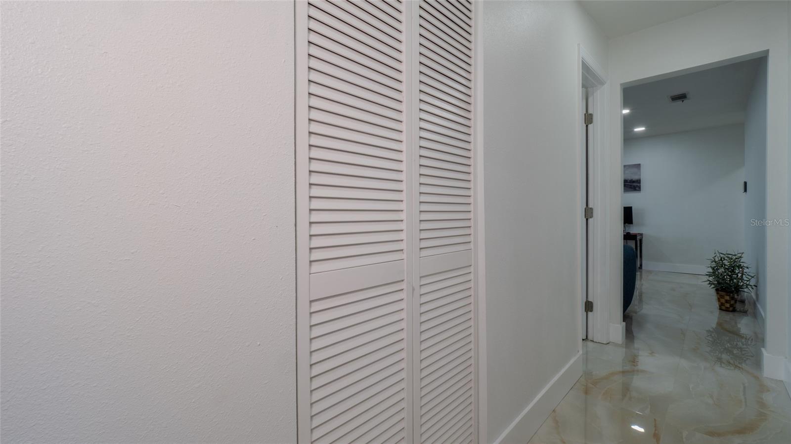 Image 22 of 34 For 6414 Larmon Street