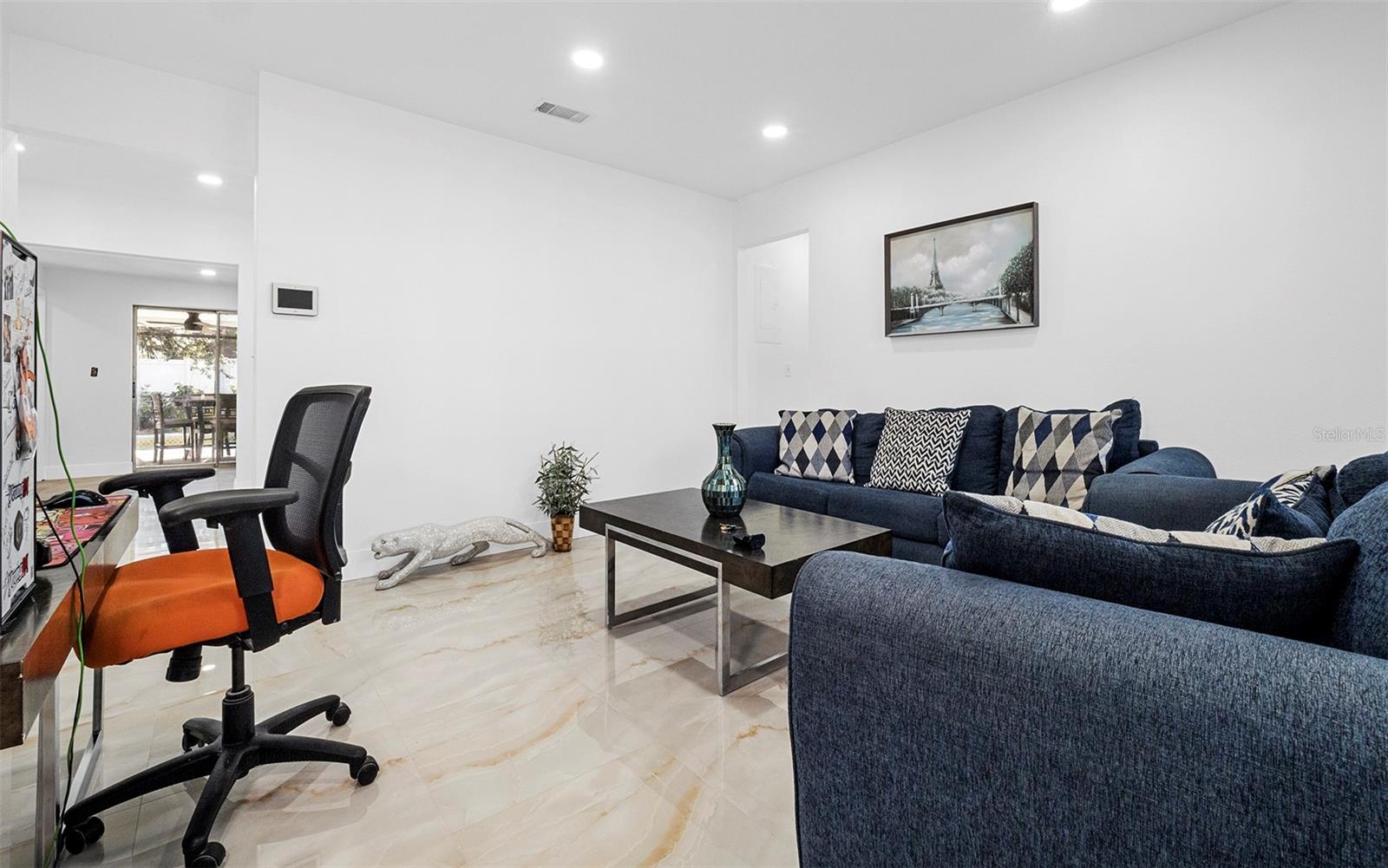 Image 4 of 34 For 6414 Larmon Street