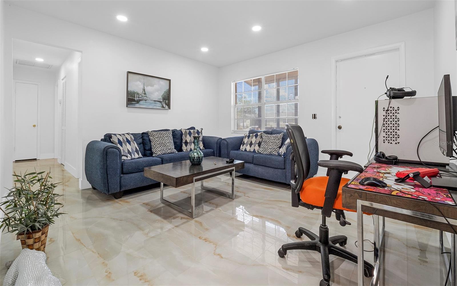 Image 6 of 34 For 6414 Larmon Street