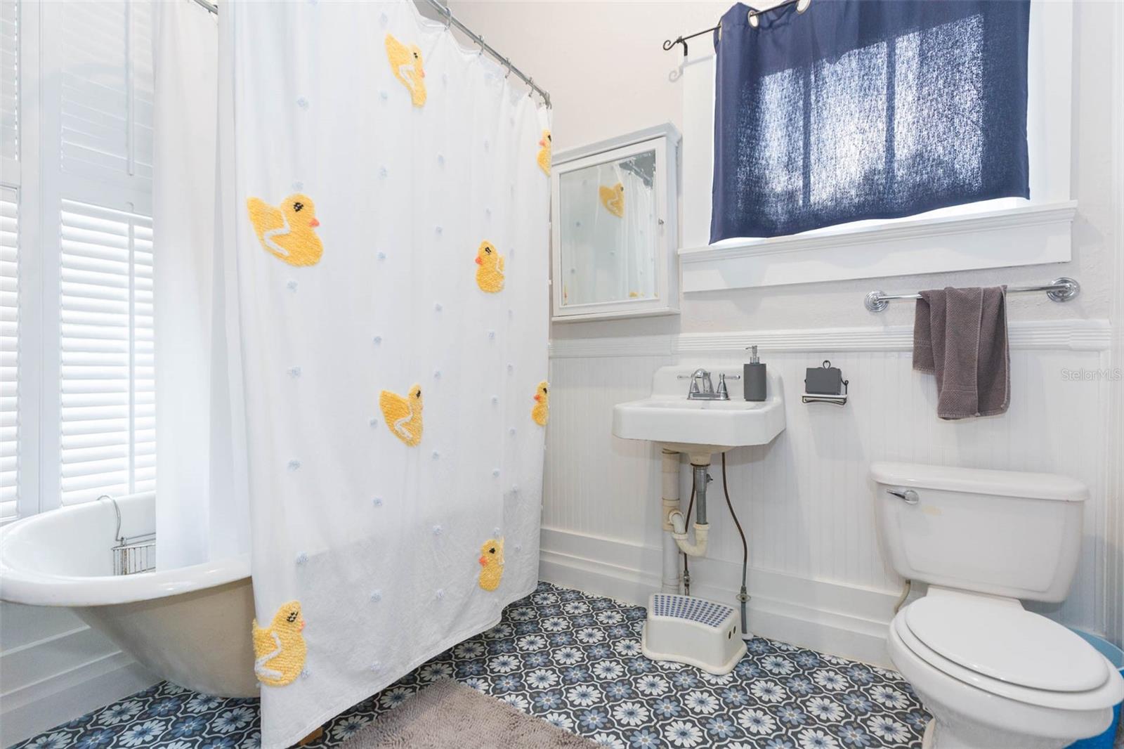 Image 36 of 56 For 14006 5th Street