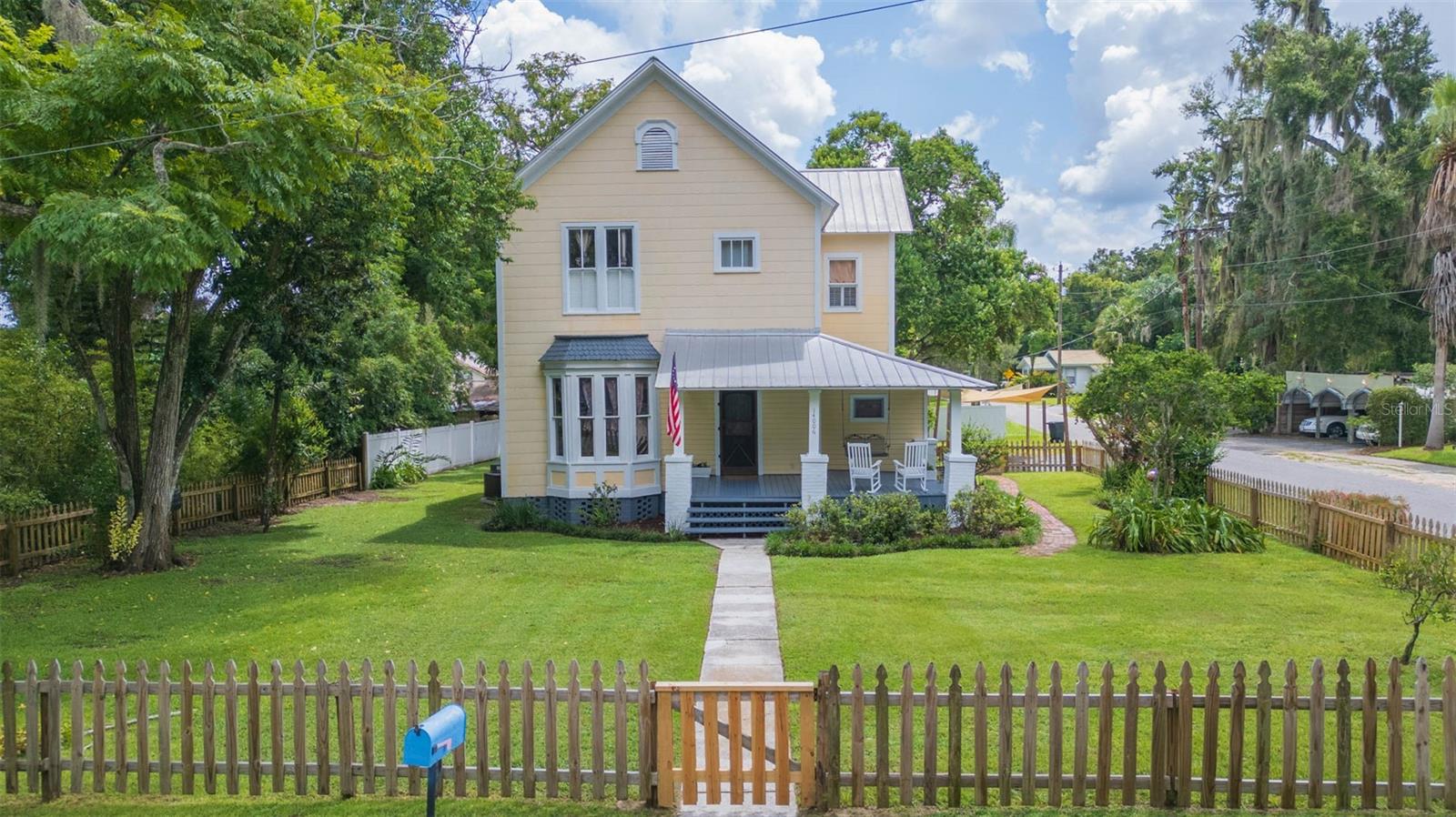Image 4 of 56 For 14006 5th Street