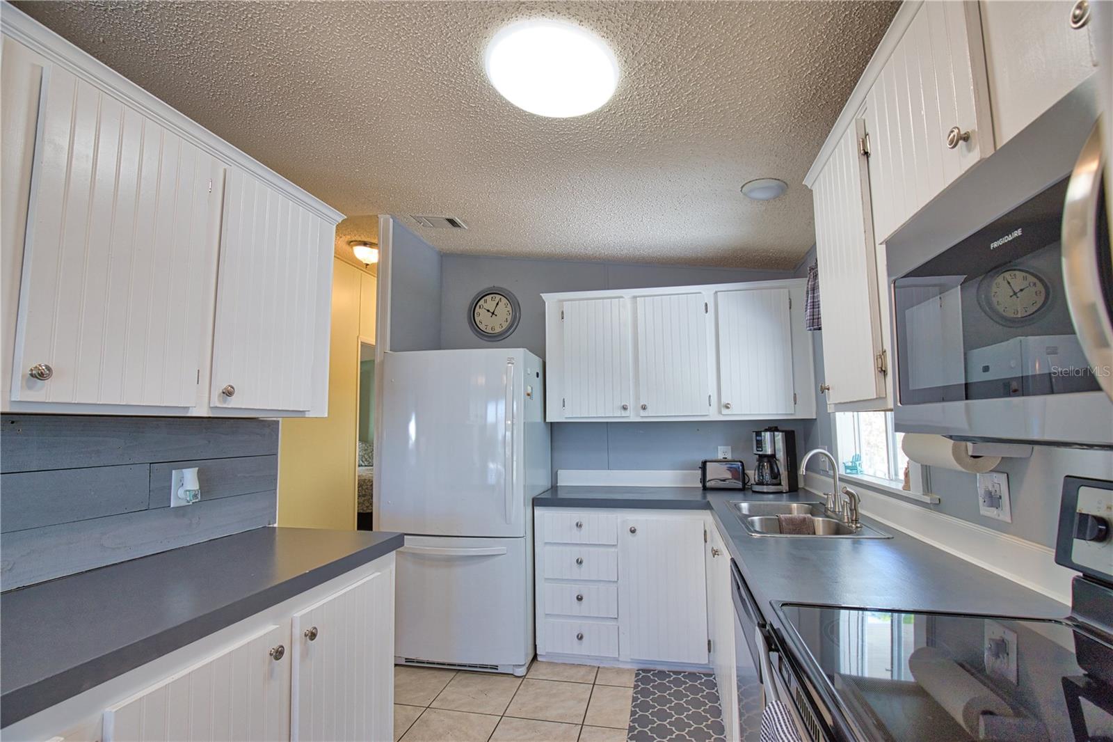 Image 11 of 79 For 431 Loma Linda