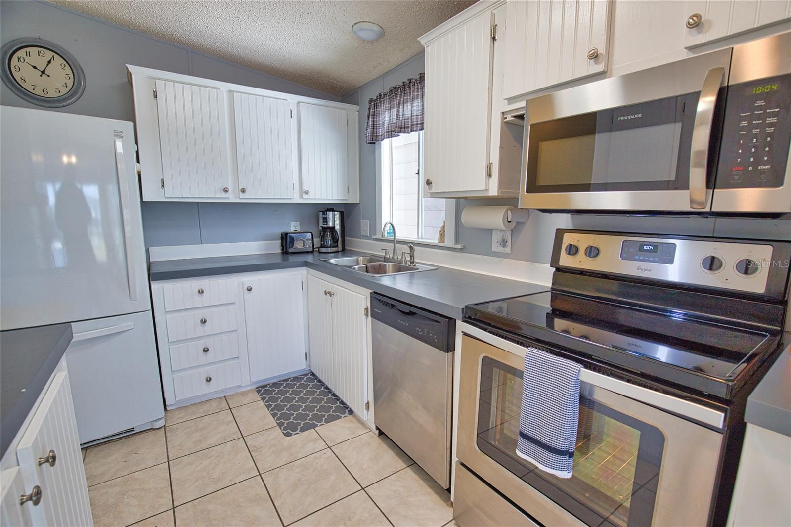 Image 12 of 79 For 431 Loma Linda