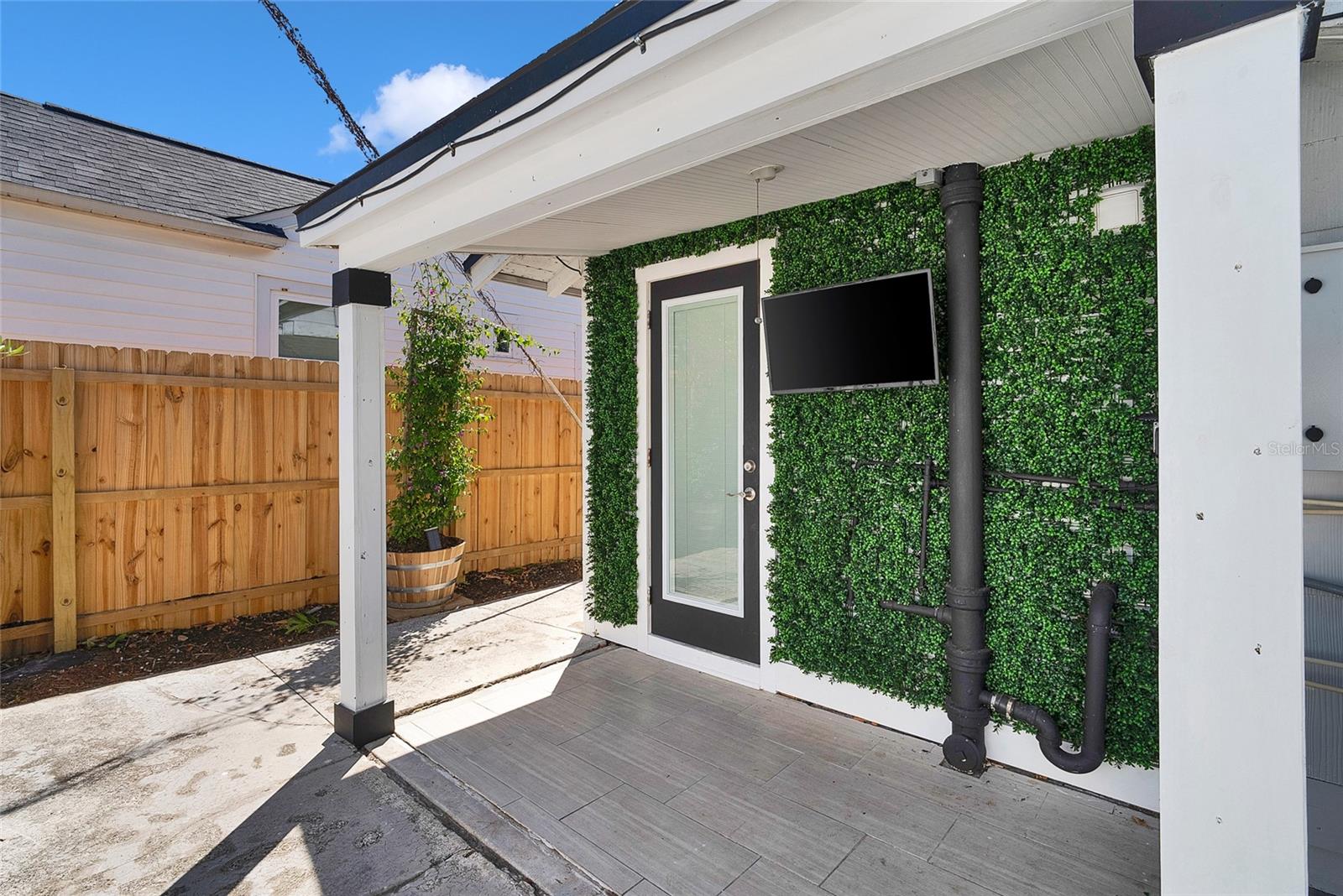 Image 18 of 28 For 705 28th Street N
