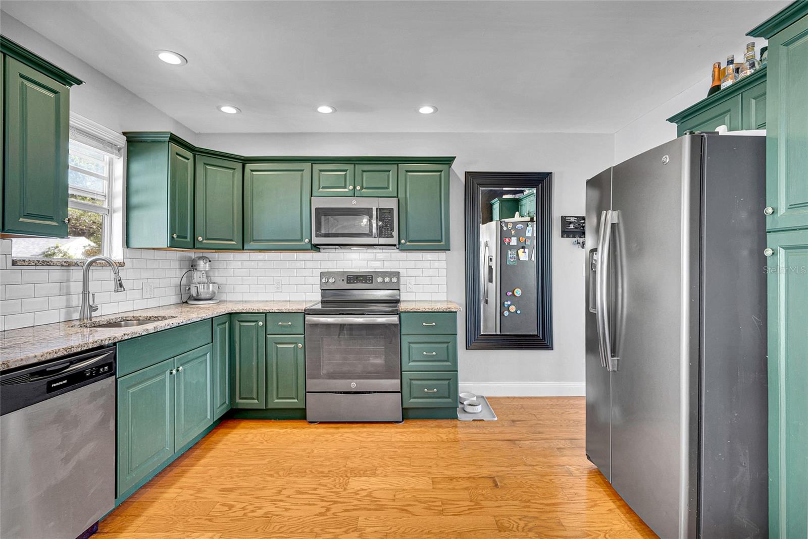 Image 4 of 28 For 705 28th Street N