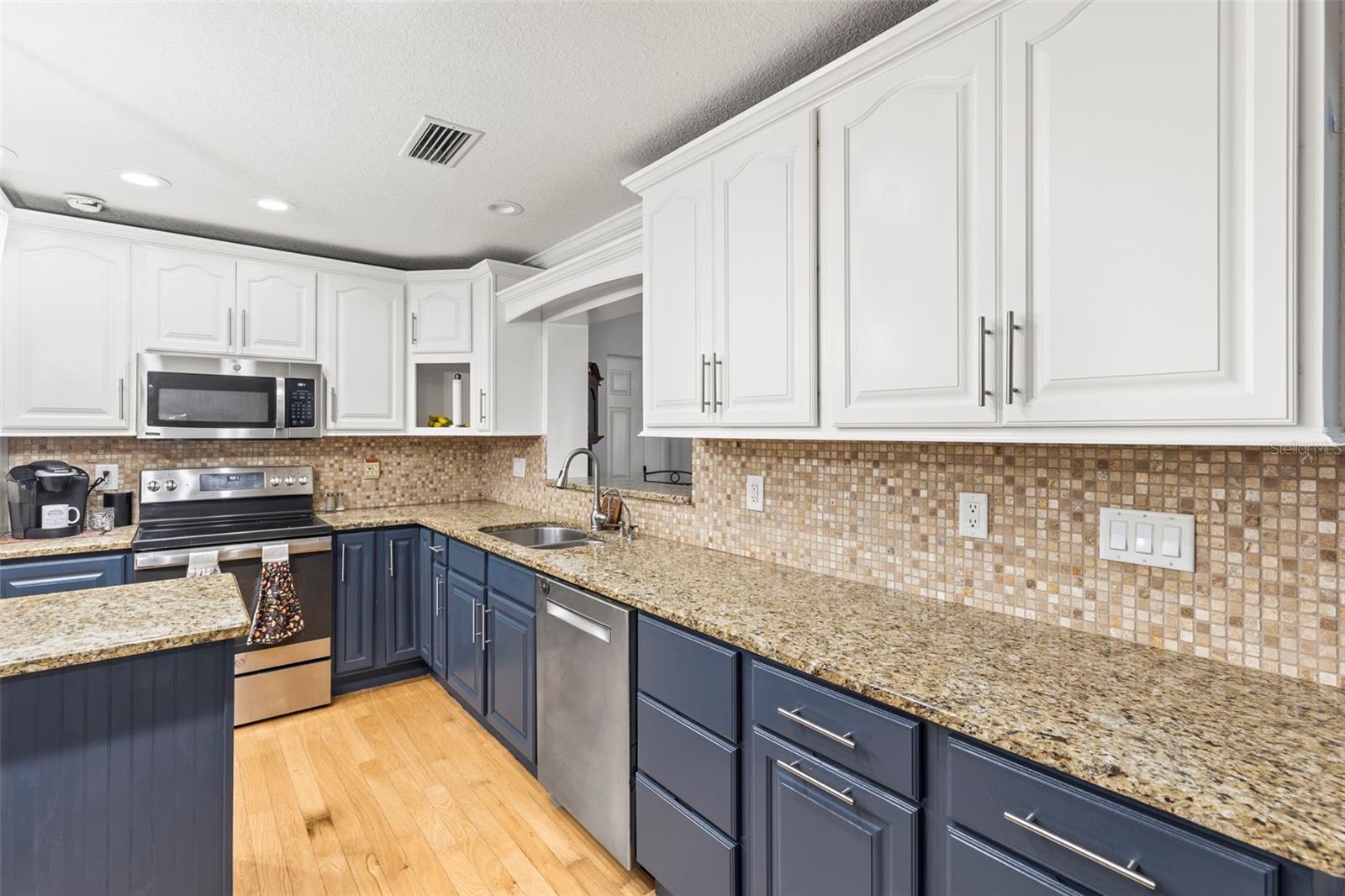 Image 12 of 44 For 13841 89th Avenue