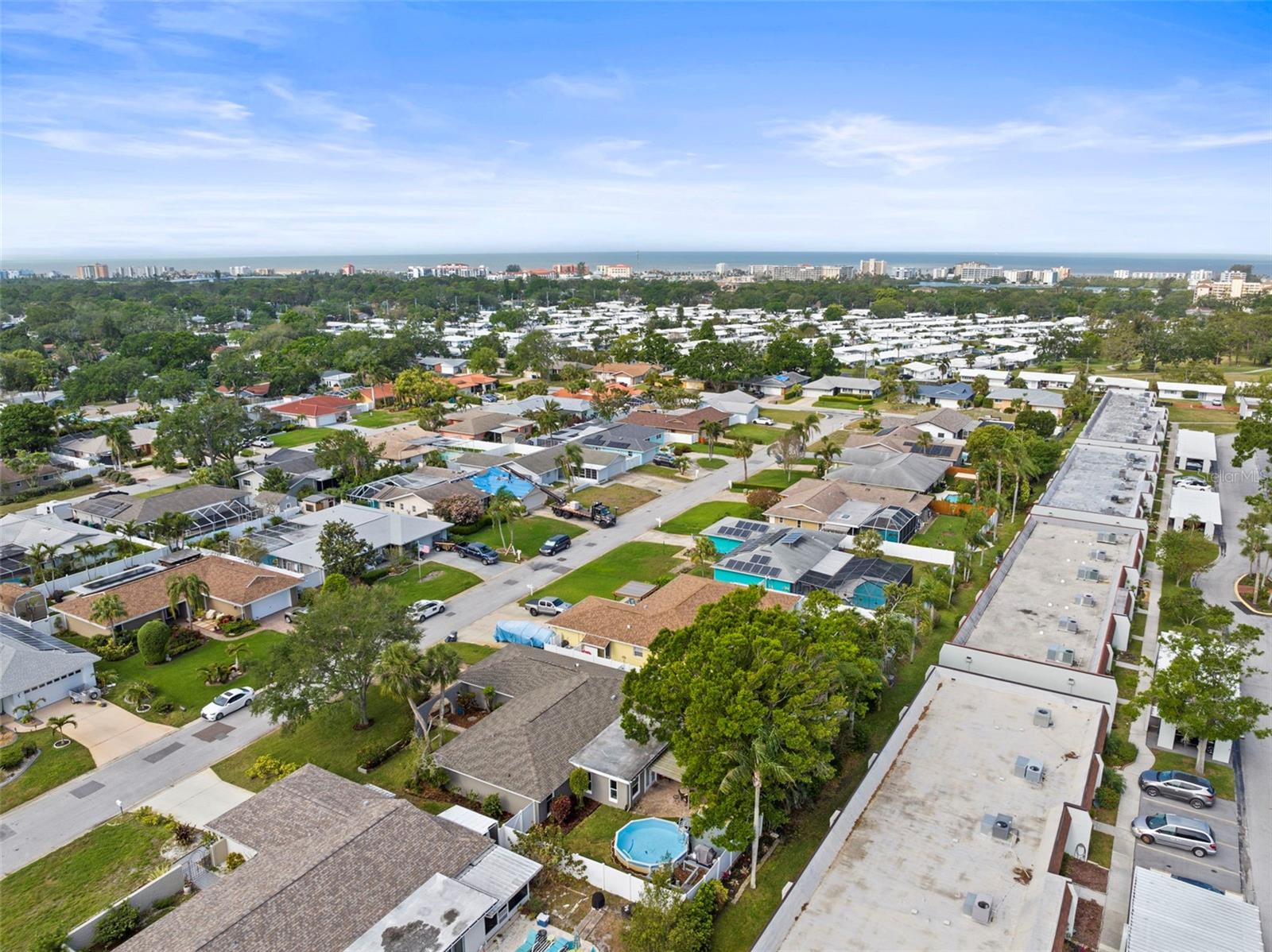 Listing photo id 43 for 13841 89th Avenue