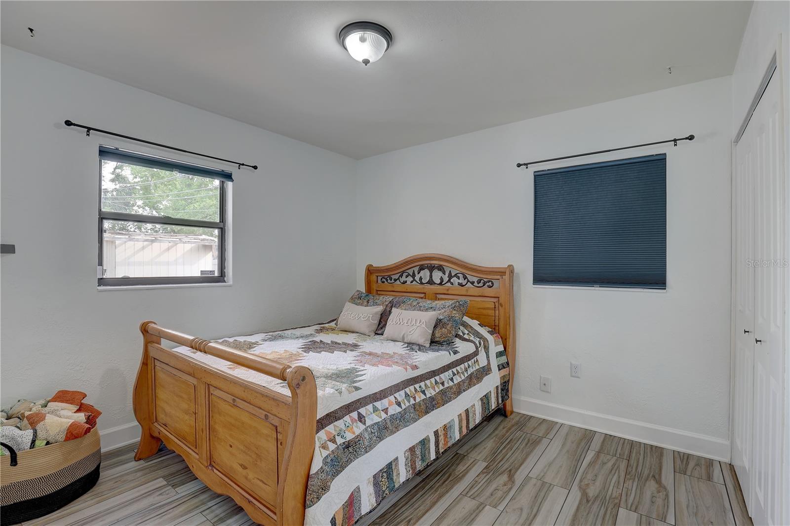 Listing photo id 20 for 4715 71st Avenue N