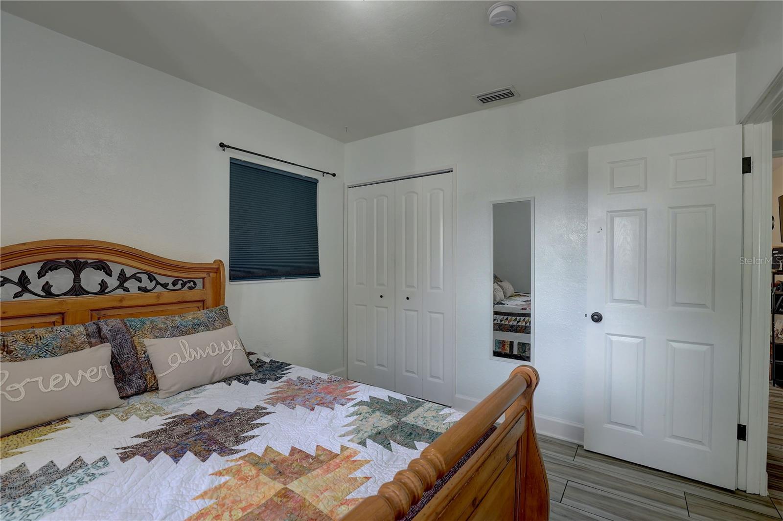 Listing photo id 22 for 4715 71st Avenue N