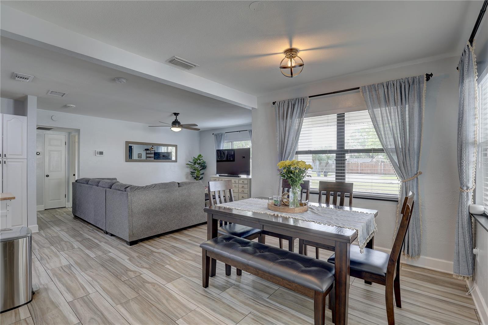 Listing photo id 1 for 4715 71st Avenue N