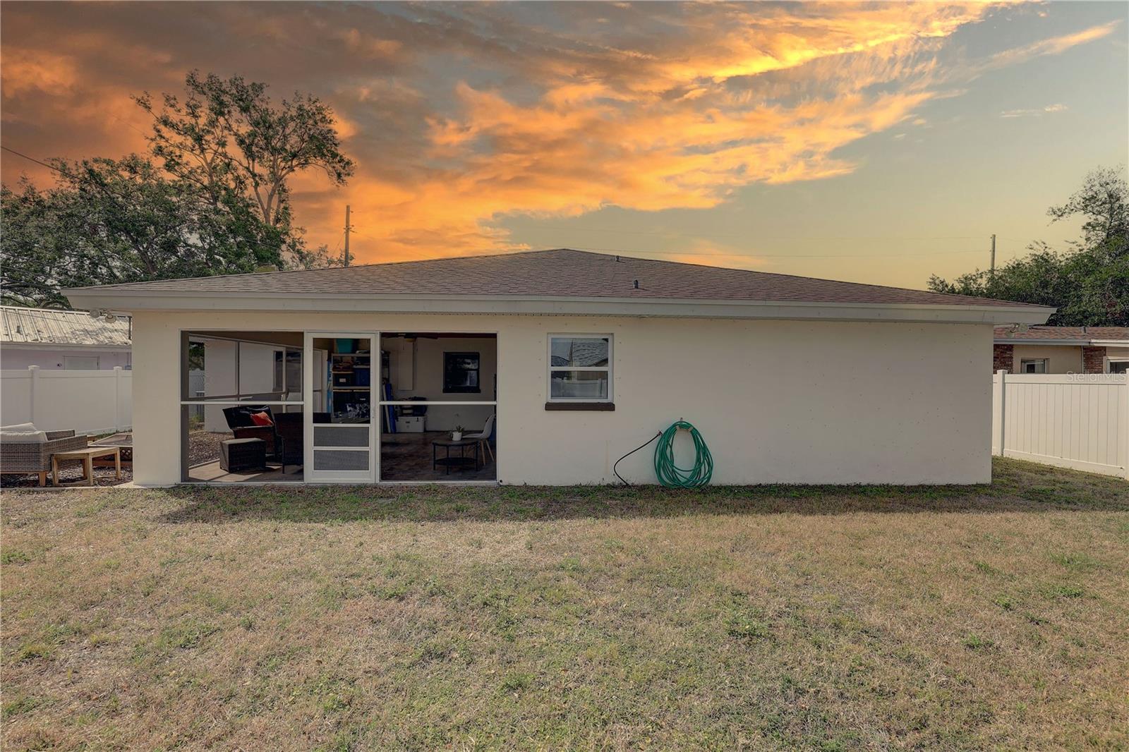 Listing photo id 30 for 4715 71st Avenue N
