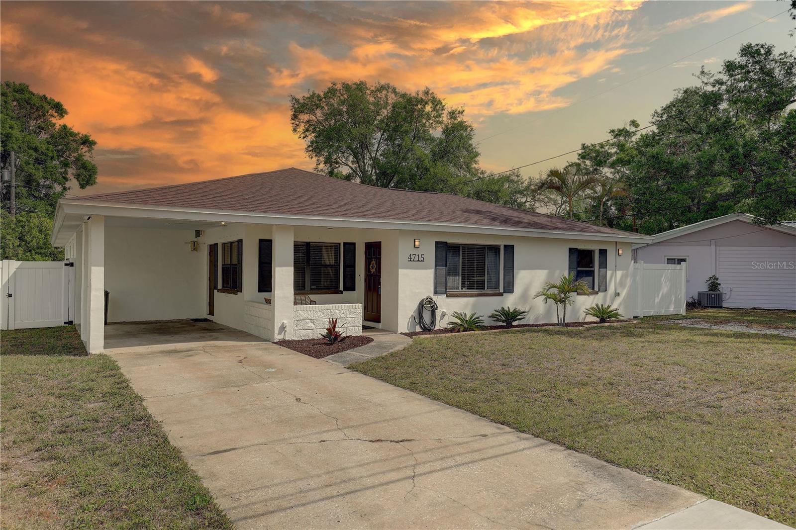 Listing photo id 32 for 4715 71st Avenue N