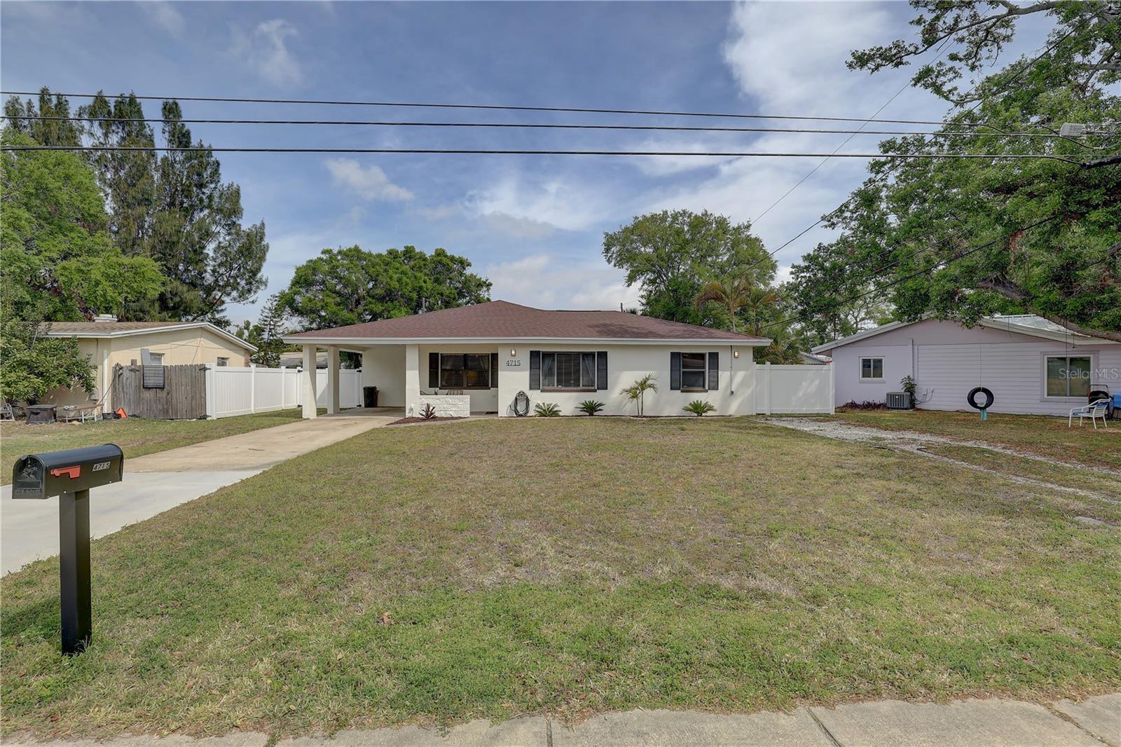 Listing photo id 34 for 4715 71st Avenue N