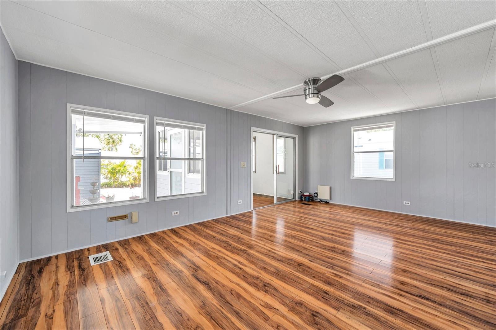Image 15 of 66 For 4851 Gandy Boulevard B3 L8