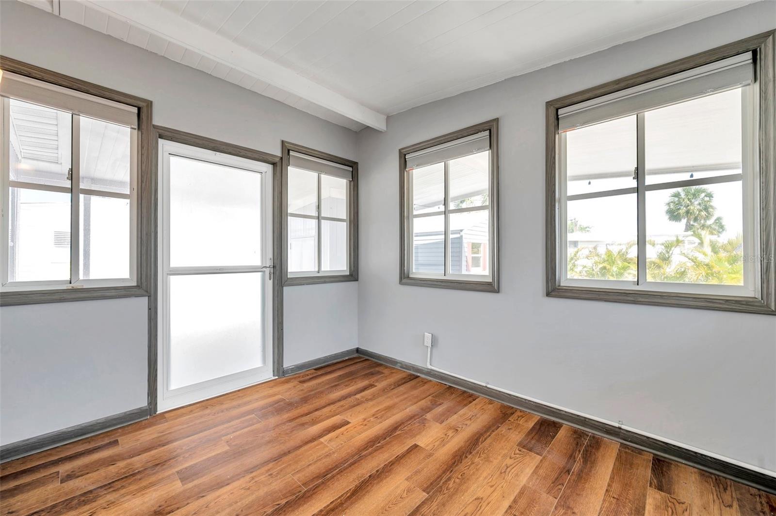 Image 19 of 66 For 4851 Gandy Boulevard B3 L8