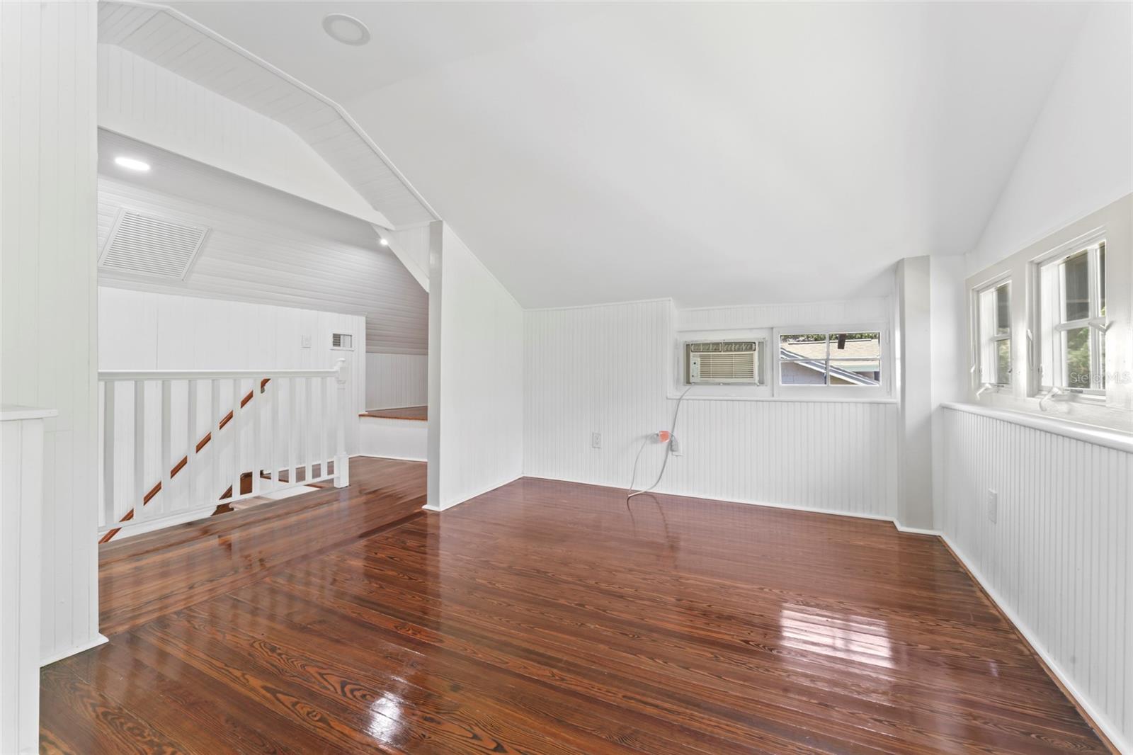 Image 20 of 25 For 1330 Cherry Street Ne