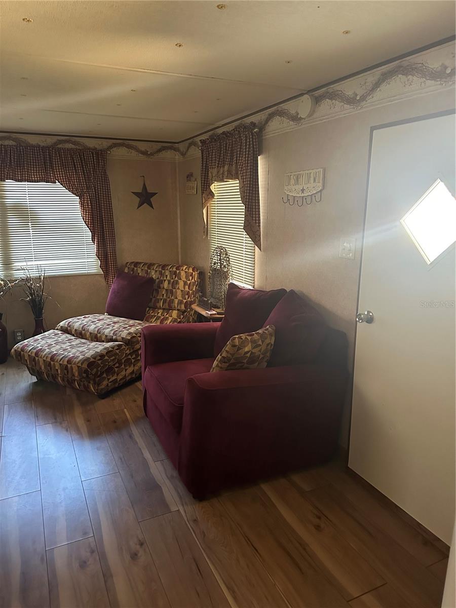 Listing photo id 2 for 6590 Lakato Lane