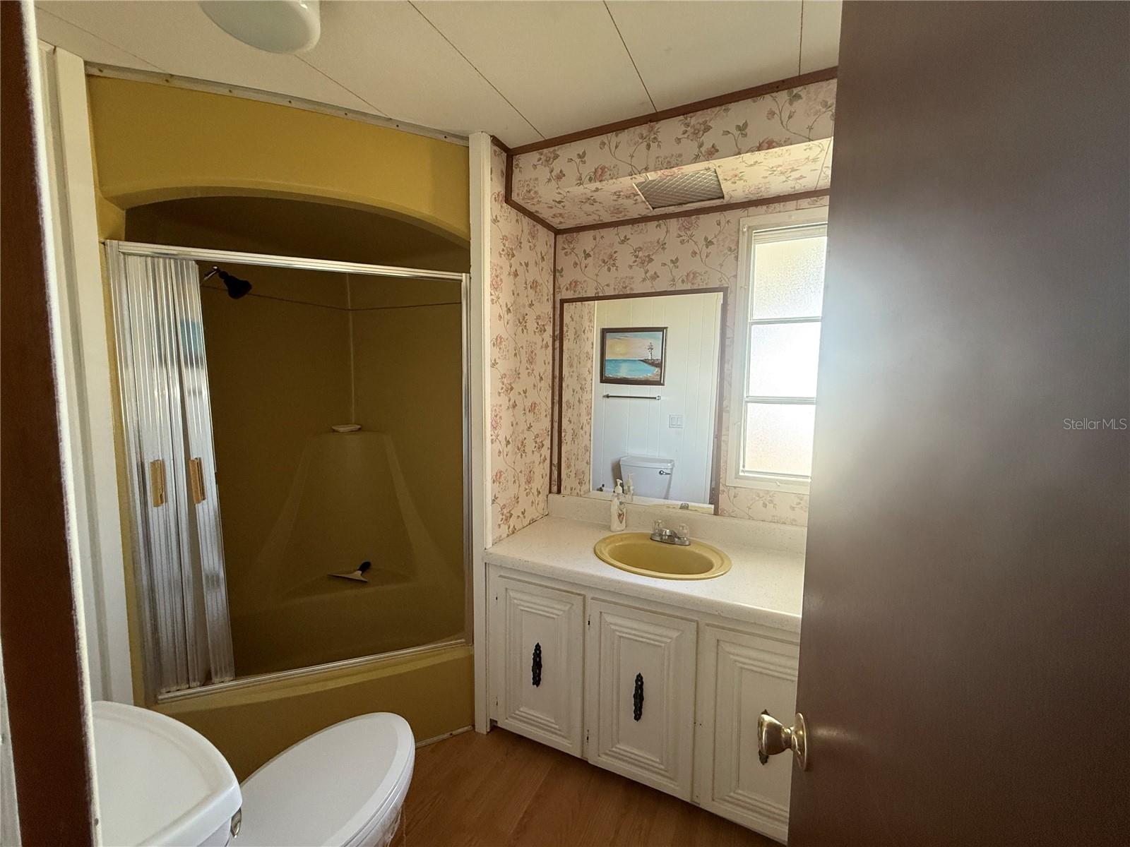 Listing photo id 13 for 347 Mount Saxon Avenue Ne 324