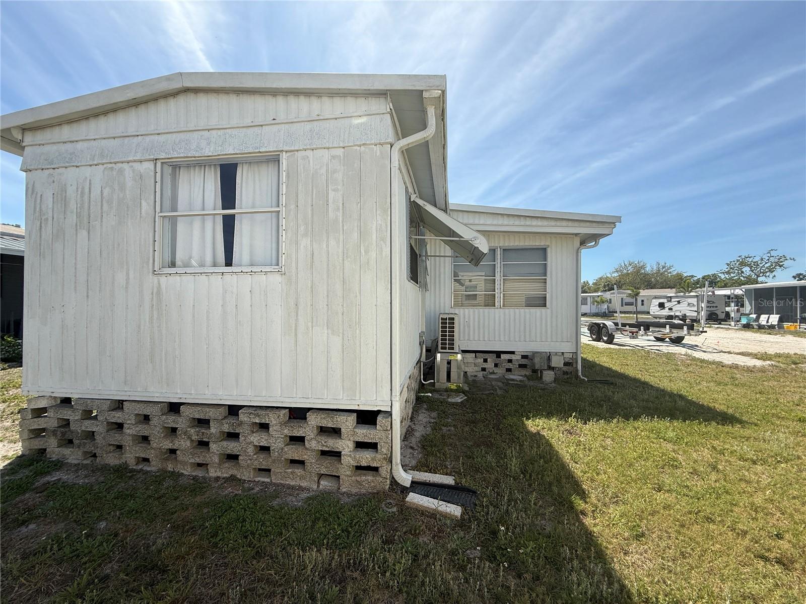 Listing photo id 2 for 347 Mount Saxon Avenue Ne 324